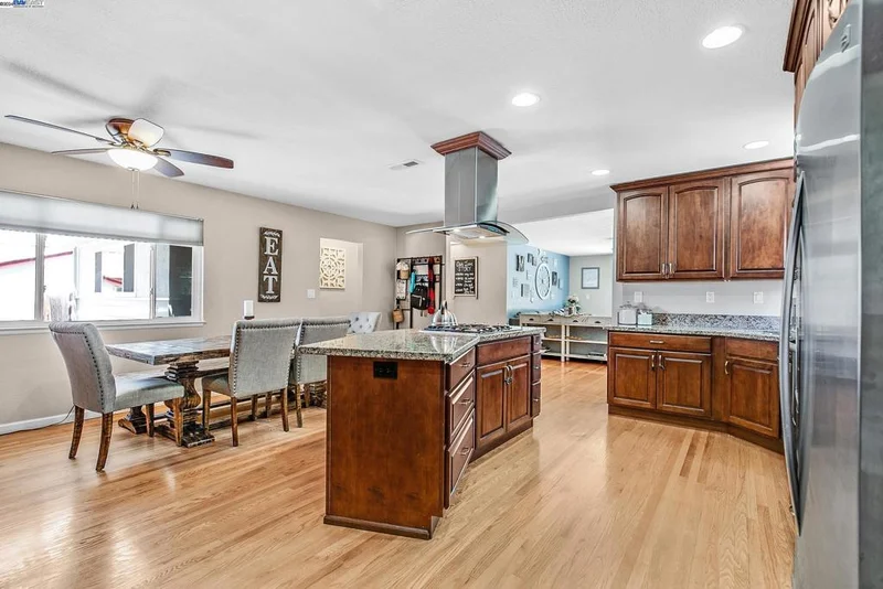 2940 Kennedy St, Livermore, CA 94551