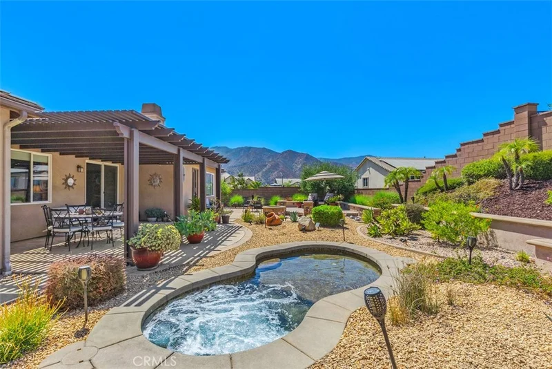 11286 Live Oak Way, Corona, CA 92883