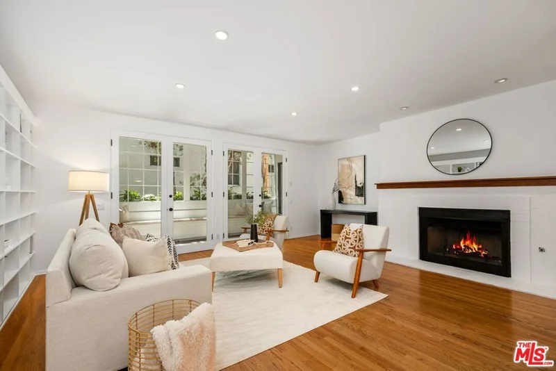 621 S Barrington Avenue 108, Los Angeles, CA 90049