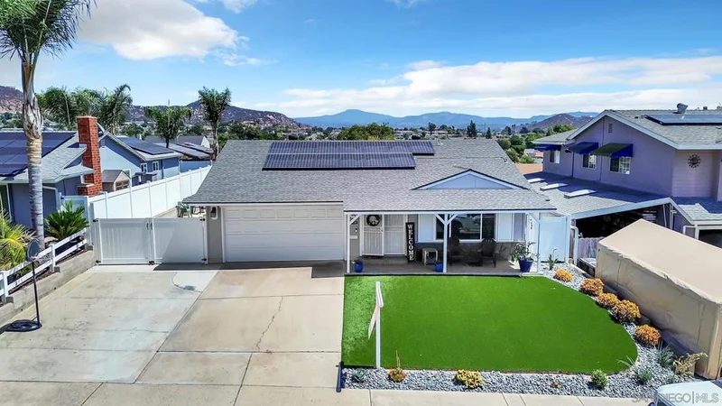10137 Ashdale Ln, Santee, CA 92071