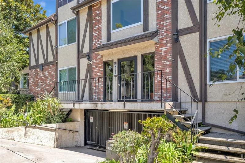 544 E Cypress Avenue A, Burbank, CA 91501