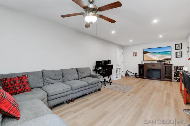 615 Fredricks Ave 153