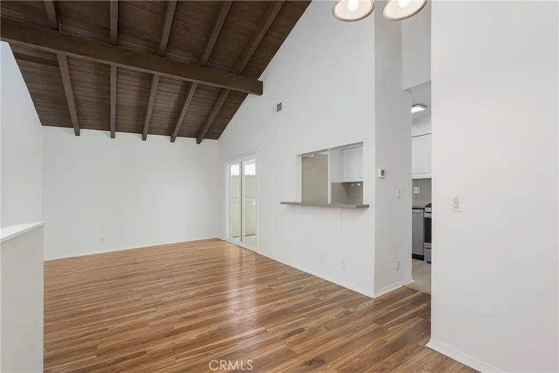 2960 S Greenville Street E, Santa Ana, CA 92704
