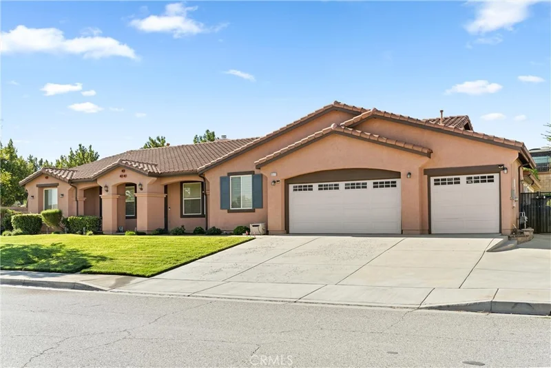 5512 Las Brisas, Palmdale, CA 93551