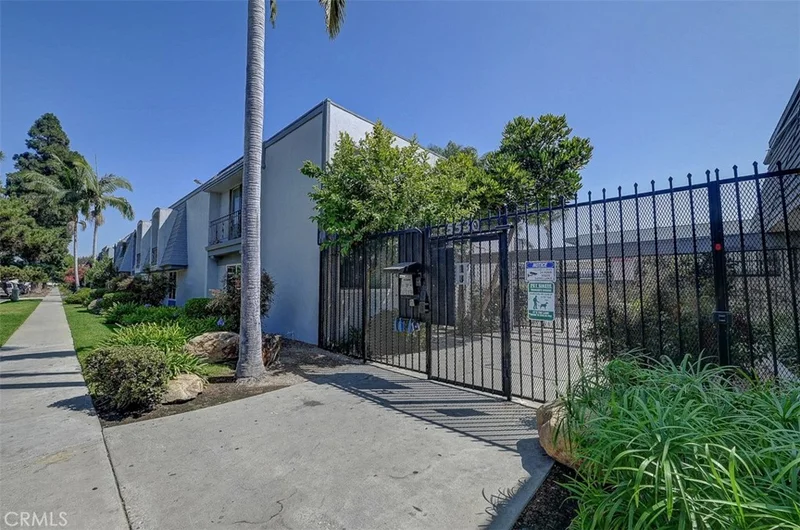 5530 Ackerfield Avenue 406, Long Beach, CA 90805