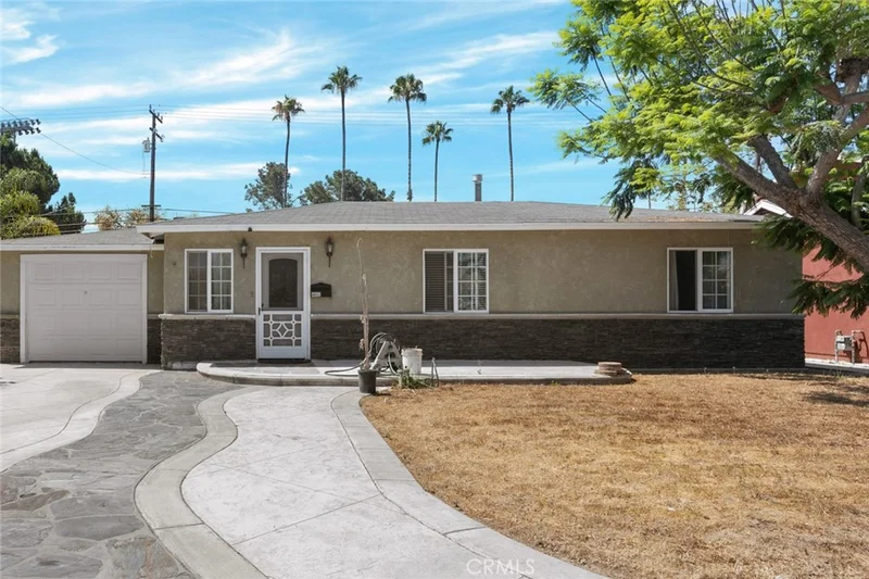 2264 W Valdina Avenue, Anaheim, CA 92801