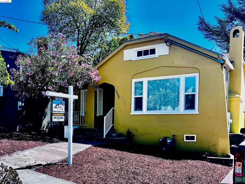 2556 Maxwell Ave, Oakland, CA 94601