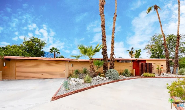 2957 Cerritos, Palm Springs, CA 92262