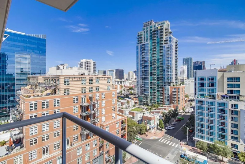 427 9th Ave 1207, San Diego, CA 92101