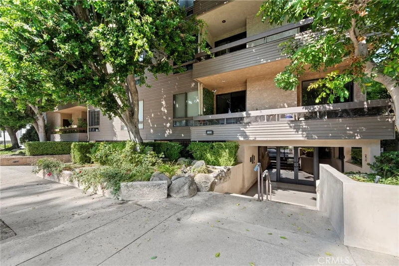 4641 Fulton 303, Sherman Oaks, CA 91423