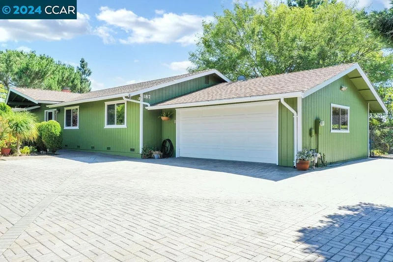 187 Escondido Drive, Martinez, CA 94553-3033