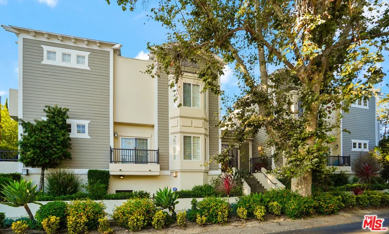 5101 Whitsett Avenue 111, Valley Village, CA 91607
