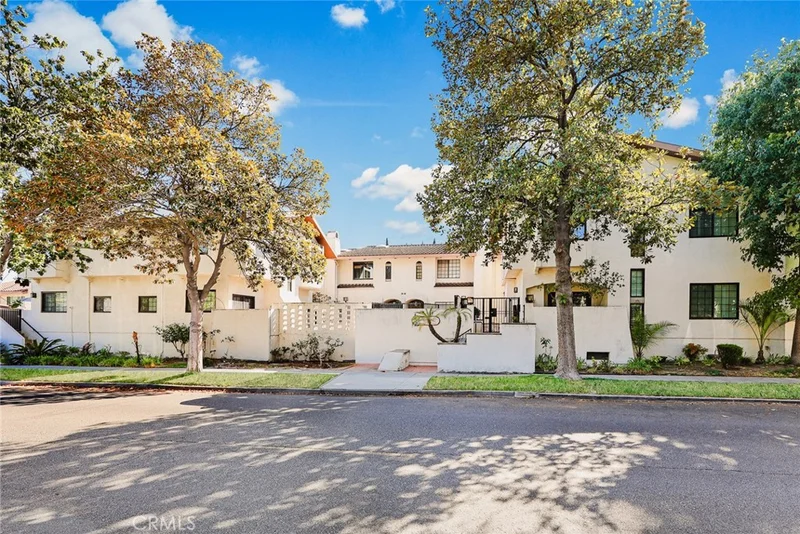 105 S Kenneth Road, Burbank, CA 91501