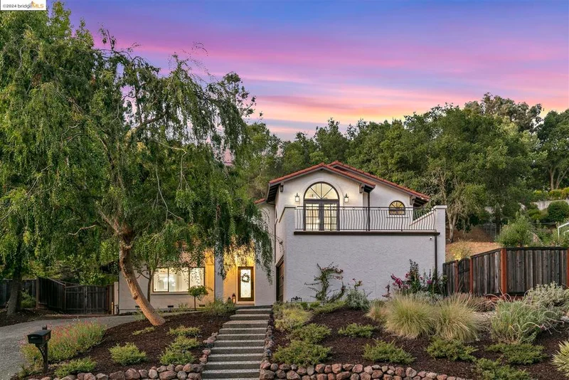 85 Bates Blvd, Orinda, CA 94563-2815