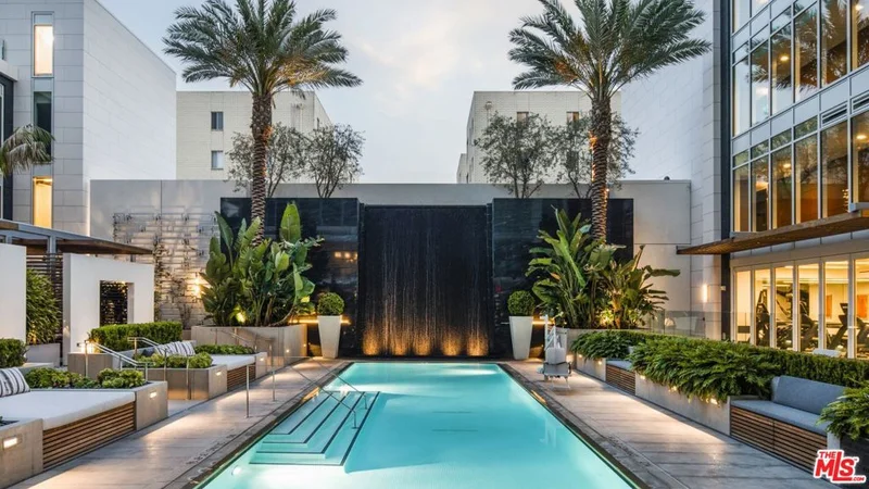 9000 W 3rd Street 704, Los Angeles, CA 90048