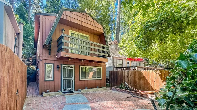 22903 Waters Drive, Crestline, CA 92325