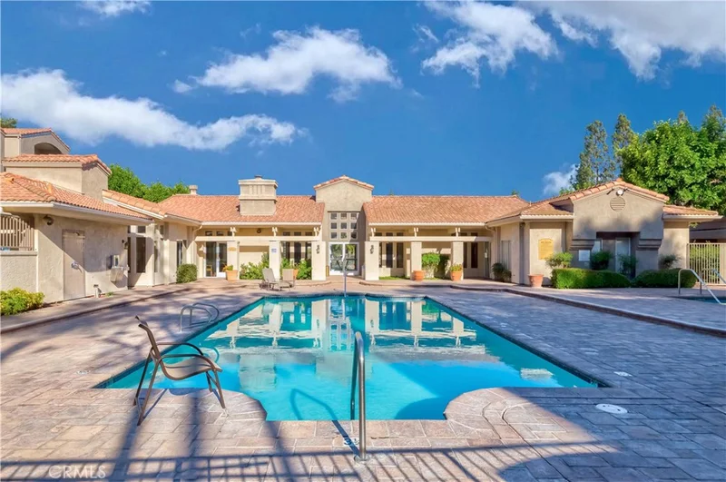 1020 La Terraza Circle 207, Corona, CA 92879