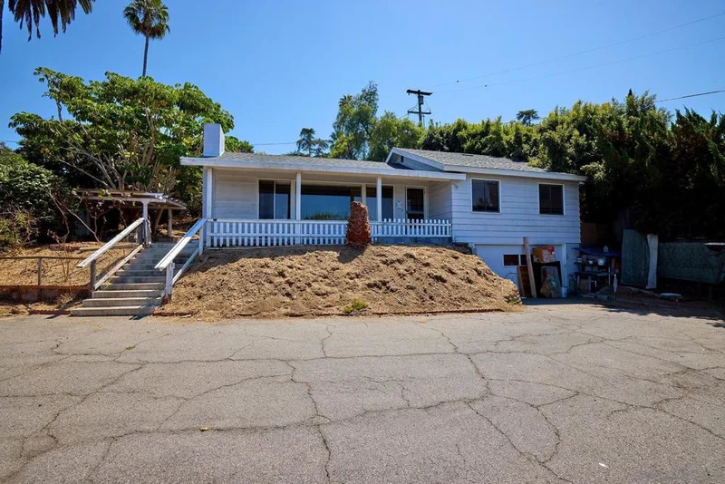 1250 Tower Dr., Vista, CA 92083