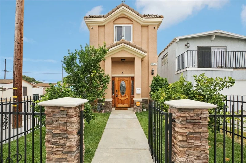 12362 211th Street, Hawaiian Gardens, CA 90716