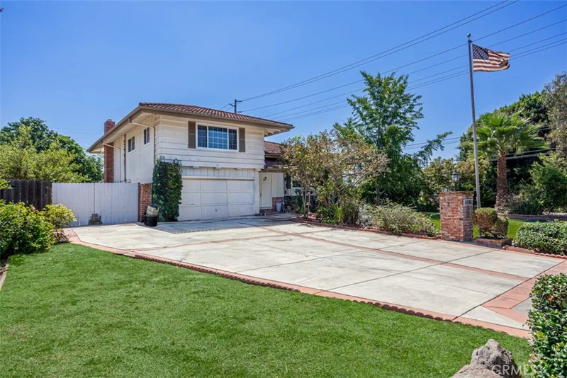 12232 Woodlawn Avenue, North Tustin, CA 92705