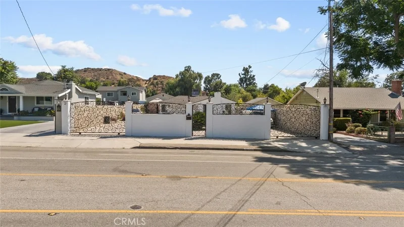 10432 La Tuna Canyon Road, Sun Valley, CA 91352
