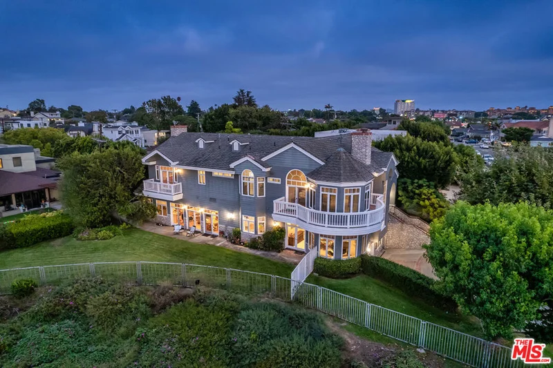 7914 Campion Drive, Los Angeles, CA 90045