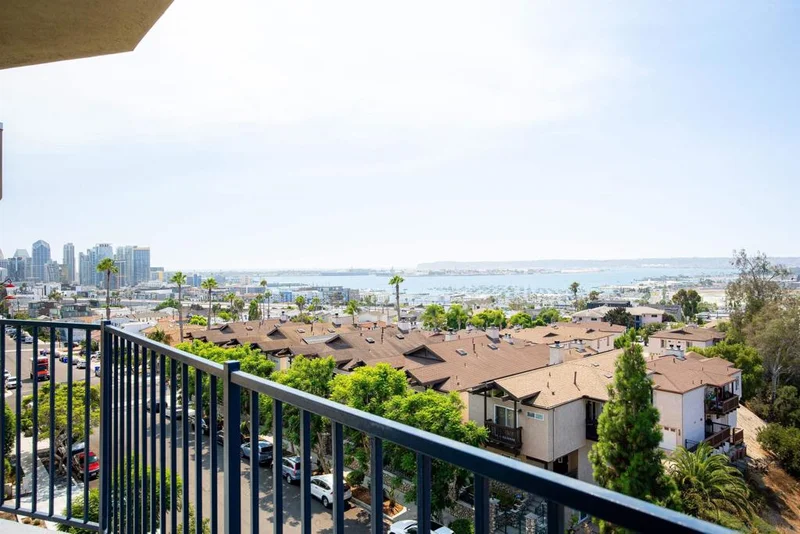 2568 Albatross St 6D, San Diego, CA 92101