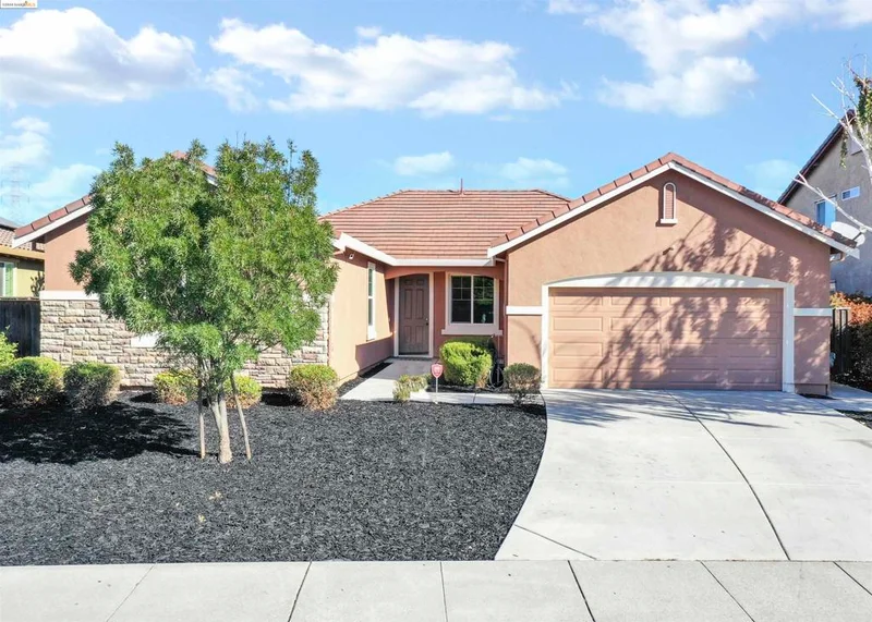 4617 Appleglen St, Antioch, CA 94531