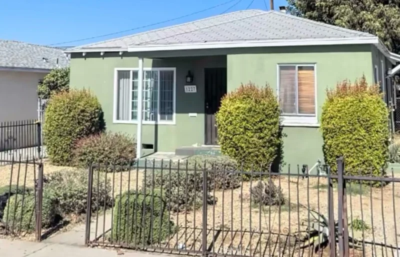 1227 E 75th Street, Los Angeles, CA 90001