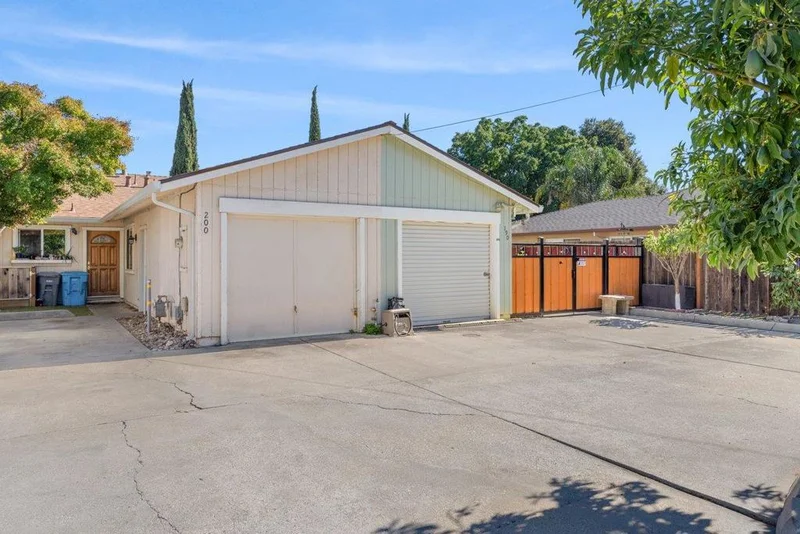 190 E Edmundson Avenue, Morgan Hill, CA 95037