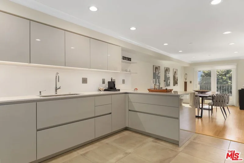10417 Louisiana Avenue 102, Los Angeles, CA 90025