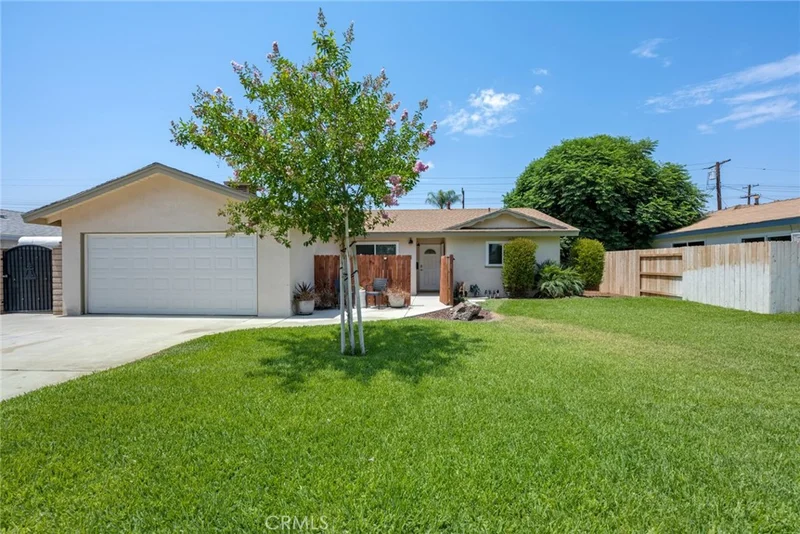 8745 San Vicente Avenue, Riverside, CA 92503