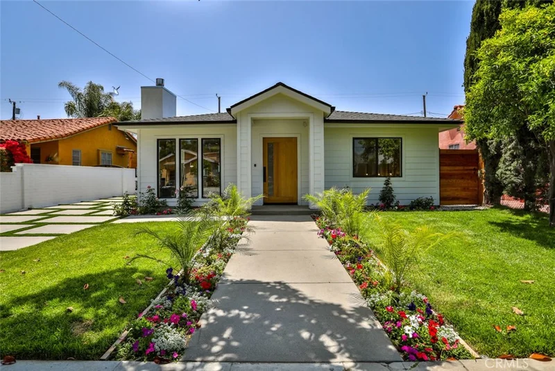 905 N Pass Avenue, Burbank, CA 91505