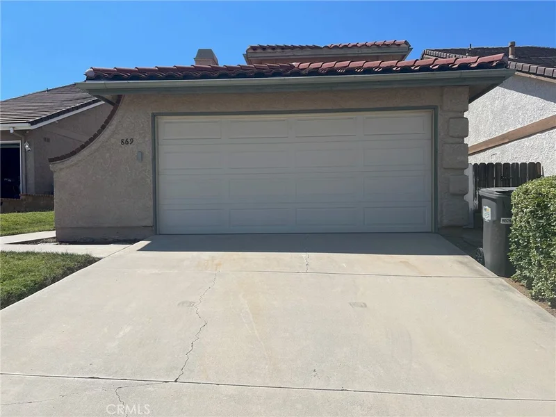 869 Devon Court, Simi Valley, CA 93065