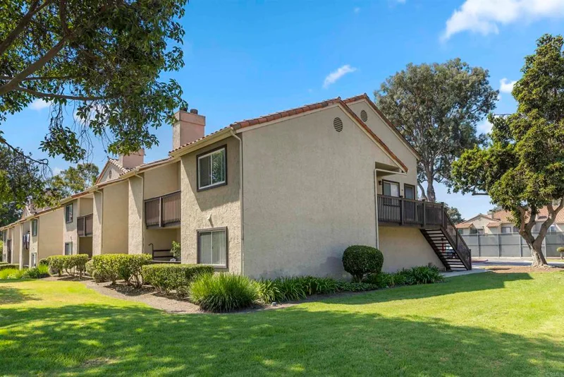 7702 Caminito Tingo 204, Carlsbad, CA 92009