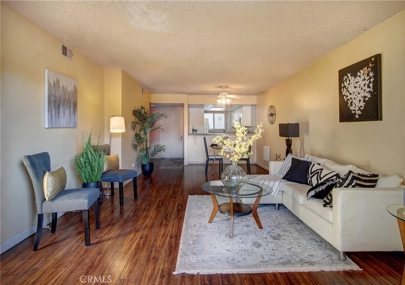 620 W Hyde Park Boulevard 103, Inglewood, CA 90302