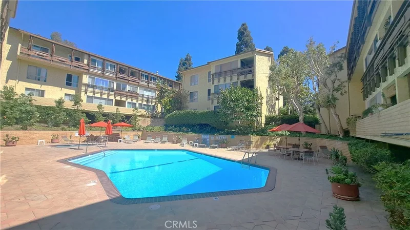 6250 Buckingham 111, Culver City, CA 90230