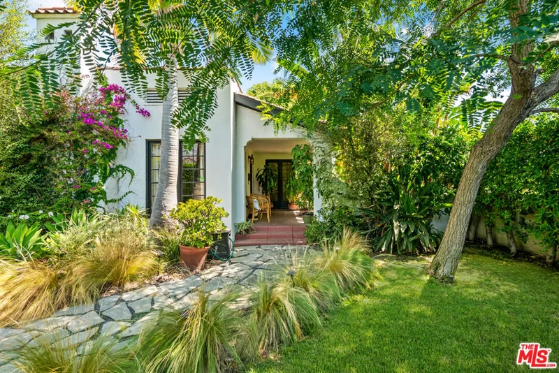 300 N Gower Street, Los Angeles, CA 90004
