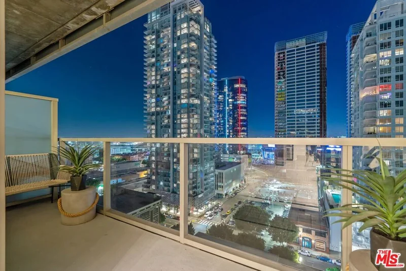 1155 S Grand Avenue 1508, Los Angeles, CA 90015