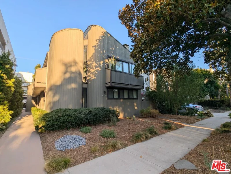 4336 Babcock Avenue 101, Studio City, CA 91604