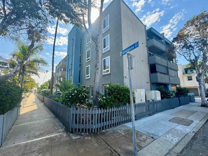 2965 Mission Blvd. 3C, San Diego, CA 92109