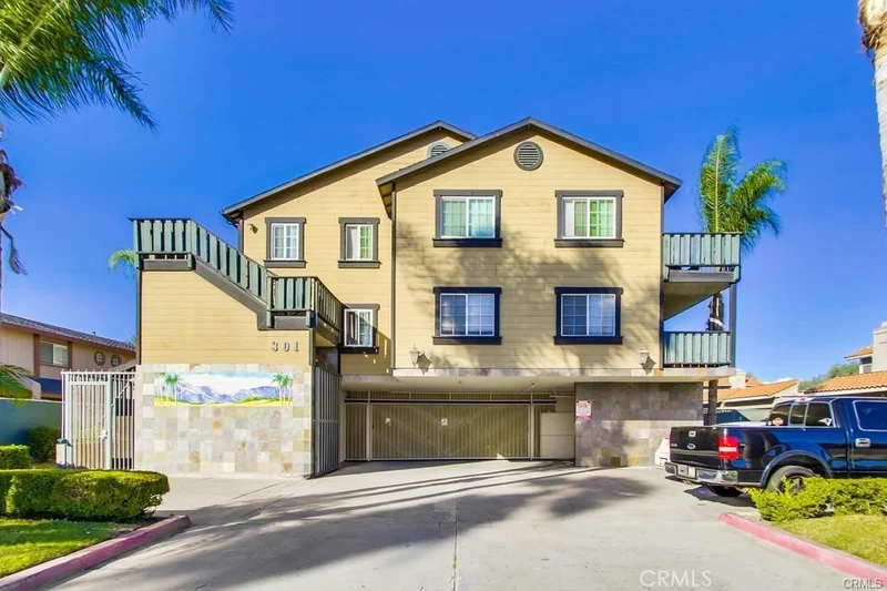 301 W Mountain View Avenue 204, La Habra, CA 90631
