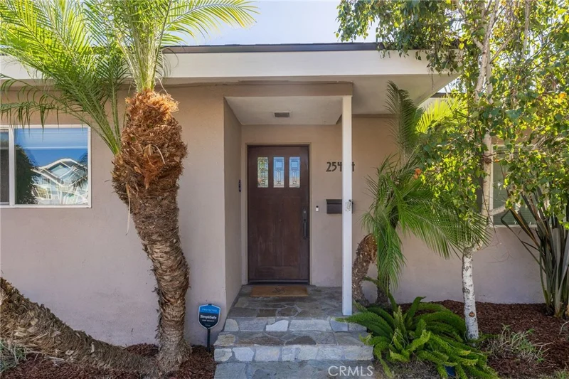 25404 Feijoa Ave, Lomita, CA 90717