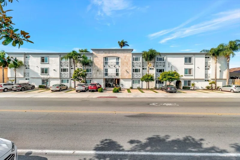 1030 Robinson Ave 204, San Diego, CA 92103