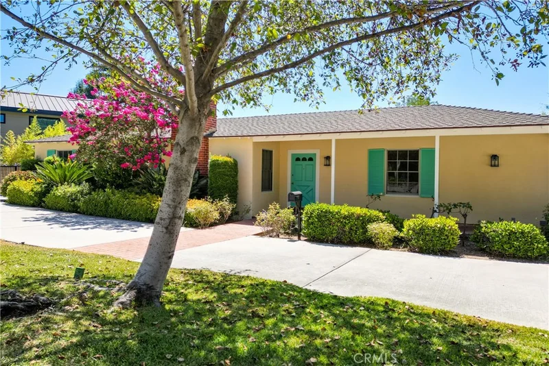 1008 E Poppyfields Drive, Altadena, CA 91001