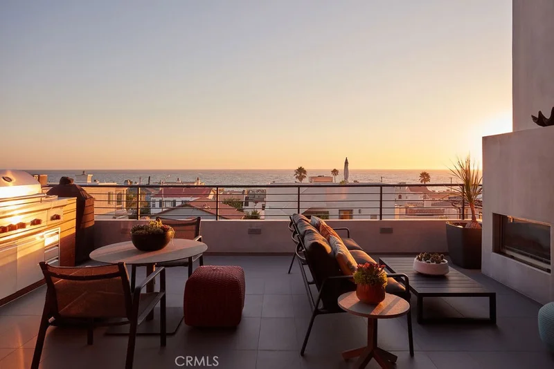 2531 Myrtle Avenue, Hermosa Beach, CA 90254
