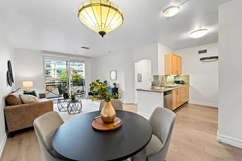 525 11th Avenue 1211, San Diego, CA 92101