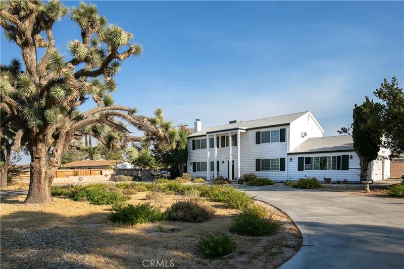 2250 W Avenue N, Palmdale, CA 93551