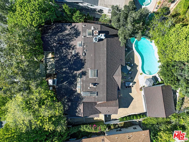 116 N Thurston Avenue, Los Angeles, CA 90049