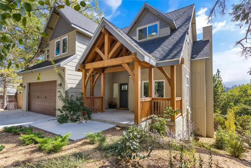 27472 Oakwood Drive, Lake Arrowhead, CA 92352